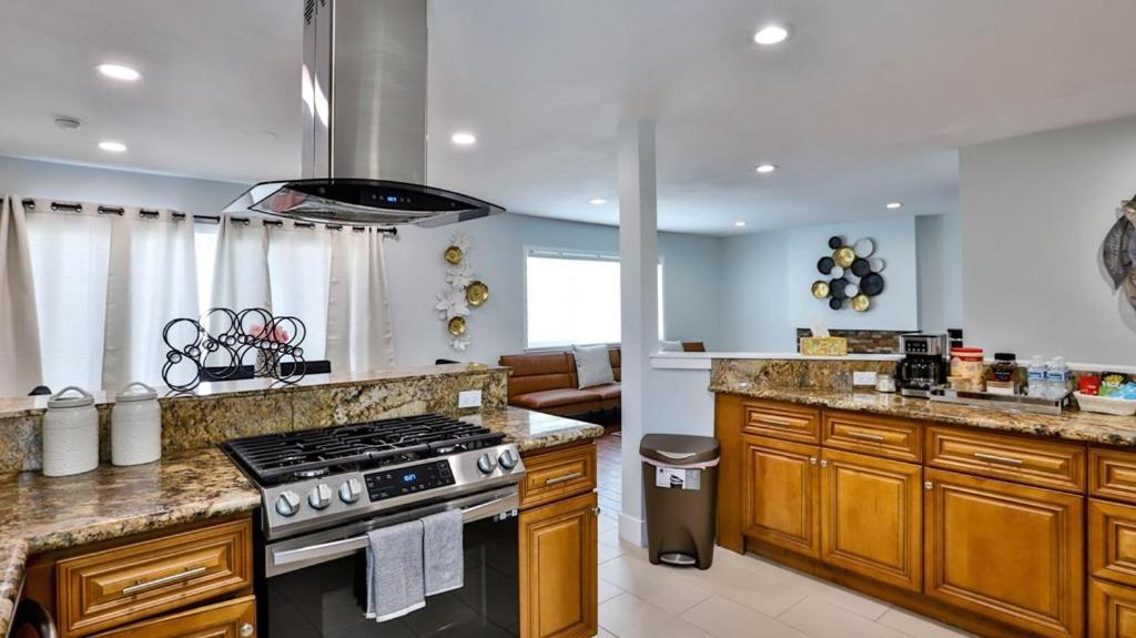H&H Modern Lux 4Bd 1 King Suite 3 Queen Socal Disney Westminster Exterior foto